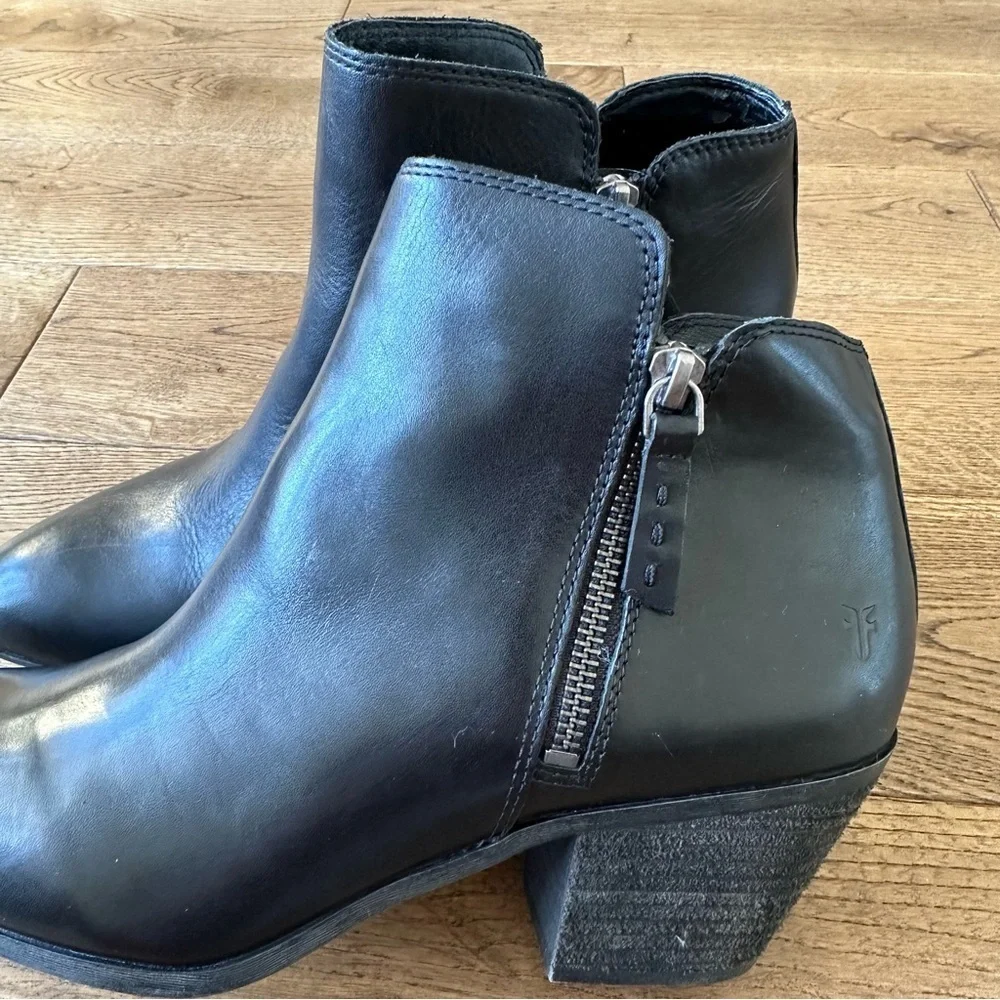 New Frye Judith Zip Bootie Shoes Black Leather Sz 10